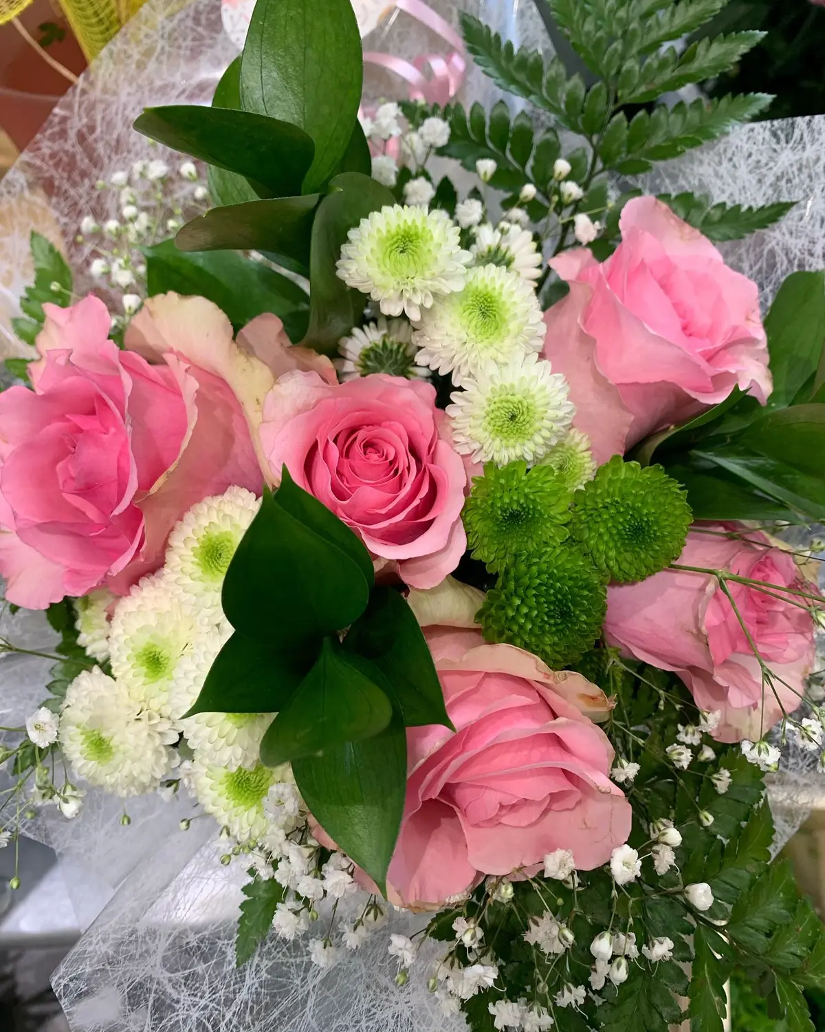 Composition florale avec roses